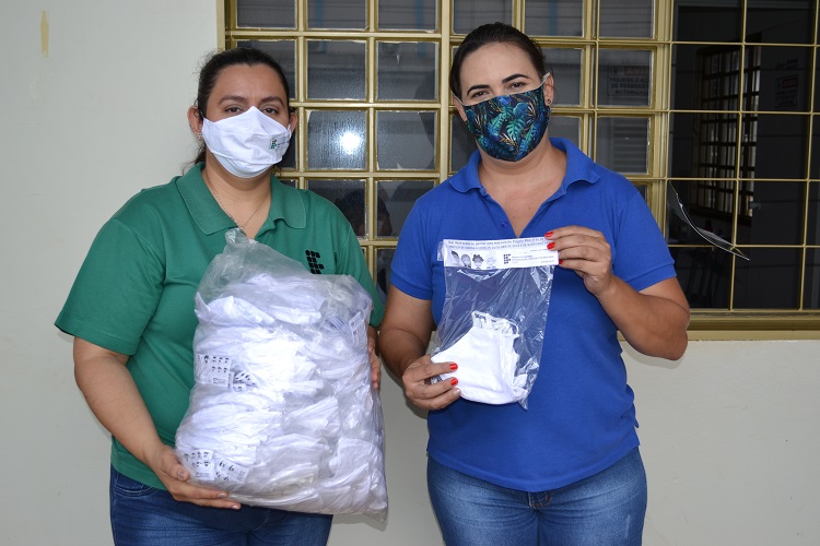 Entrega das máscaras na Secretaria Municipal de Saúde